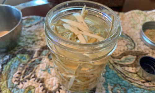 How To Make A Pain-Relieving Willow Bark Tincture