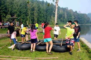 raft building team building