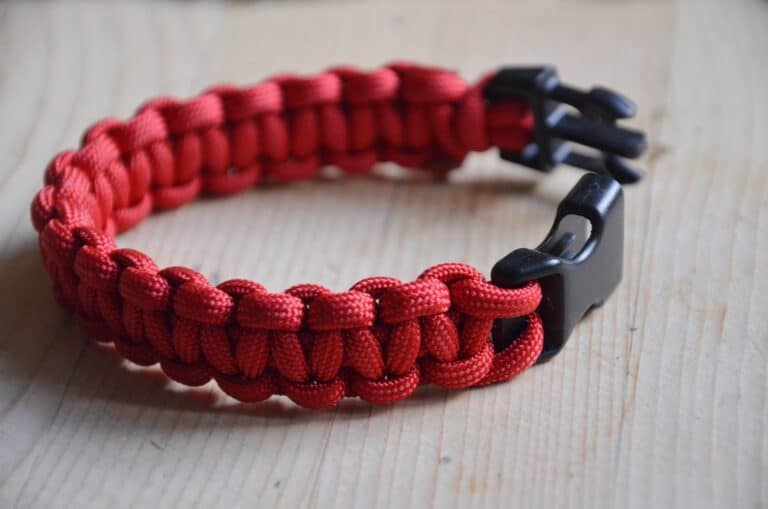 paracord bracelet