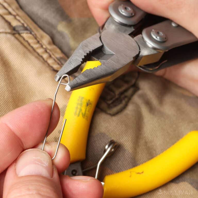 bending small loop in paper clip