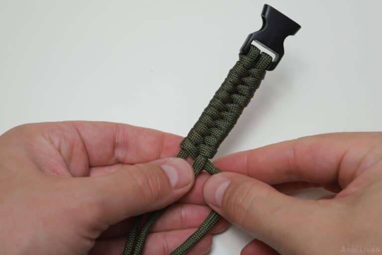 fishtail paracord bracelet progress after 11 weaves