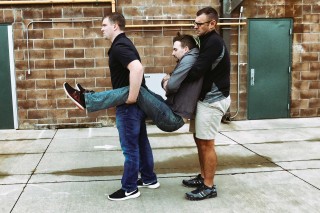 carrying-and-dragging-techniques-2-person-extremity-carry-004