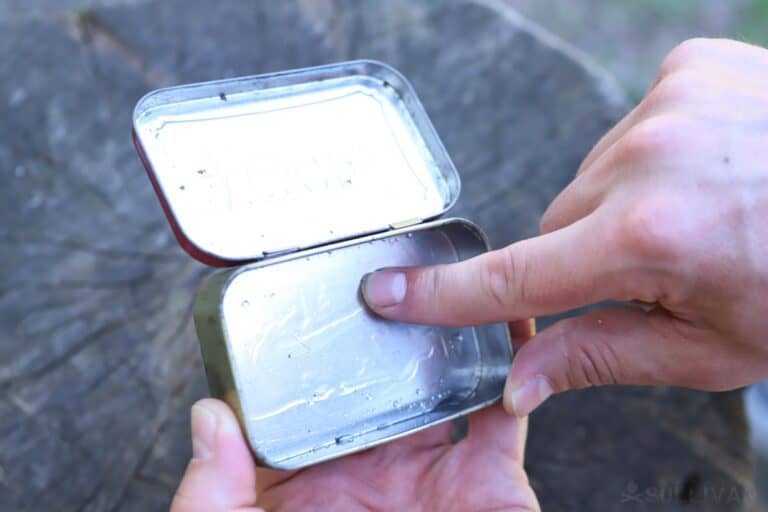 coating inside of tin with olive oil