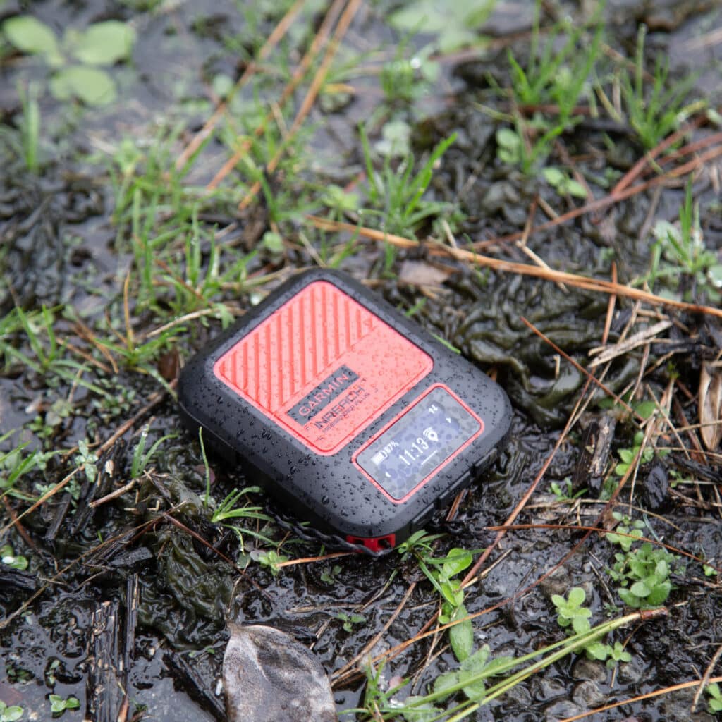 Photo of the garmin inreach in wet conditions.