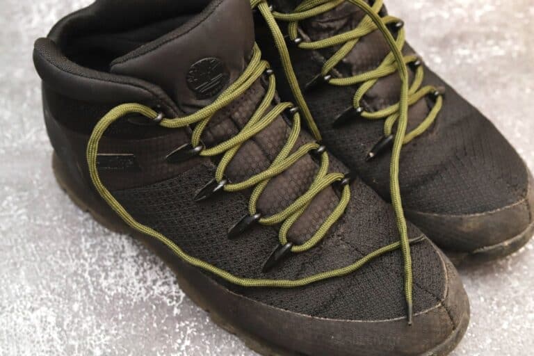 boots with Paracord shoelaces